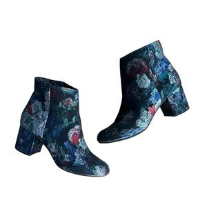 Zigi Soho Nydia floral brocade ankle boots Women’s 9